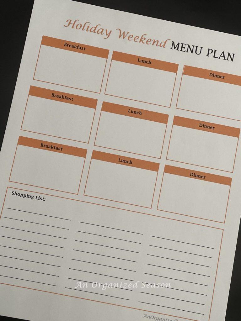 A printable to plan the menu for the holiday weekend so you can have an organized and stress-free Thanksgiving.