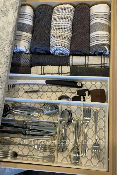 How to organize a kitchen drawer