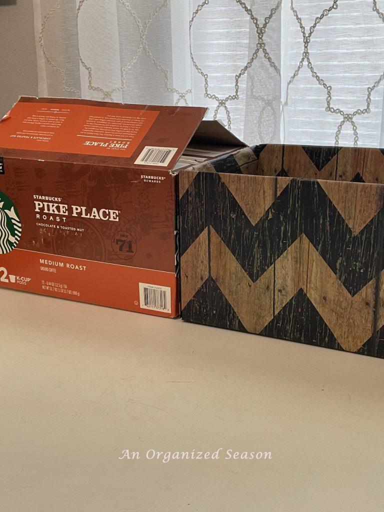 A clever tip to organize your pantry is to use empty boxes and wrap them with decorative paper.