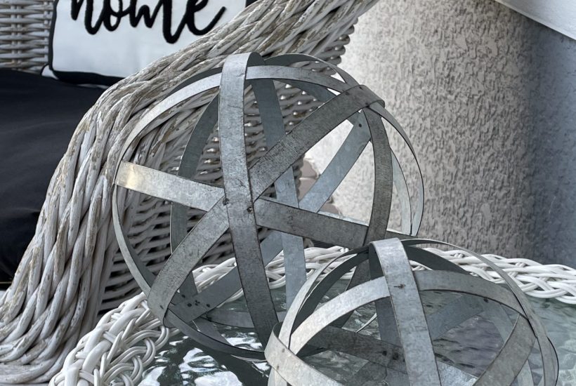 Organize front porch