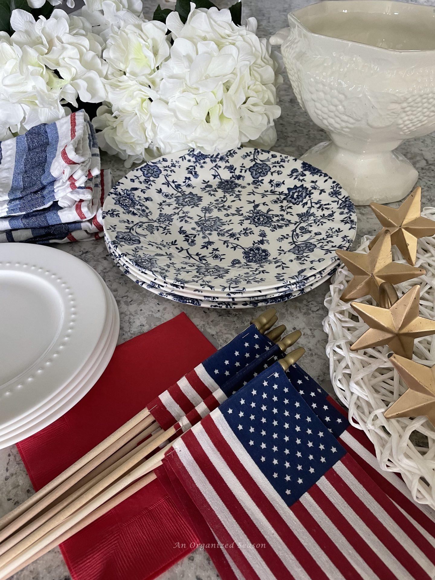 Set A Patriotic Table With These Simple Tips - An Organized Season