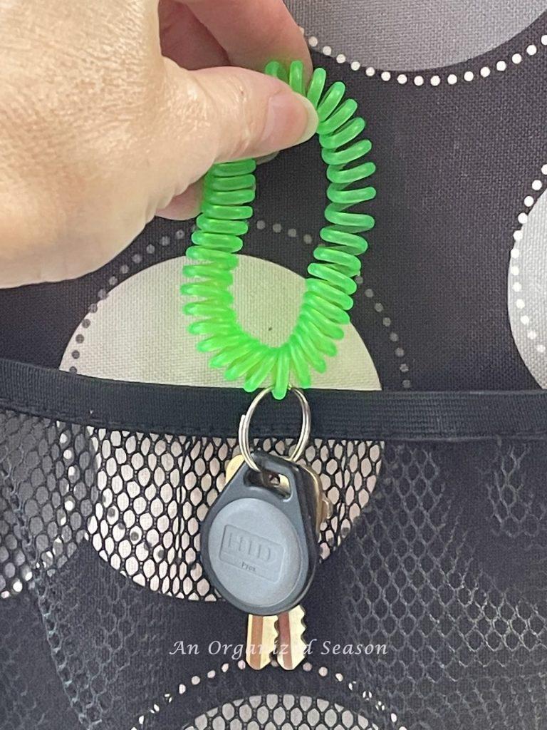 First practical tip to organize a pool bag, add the pool key.
