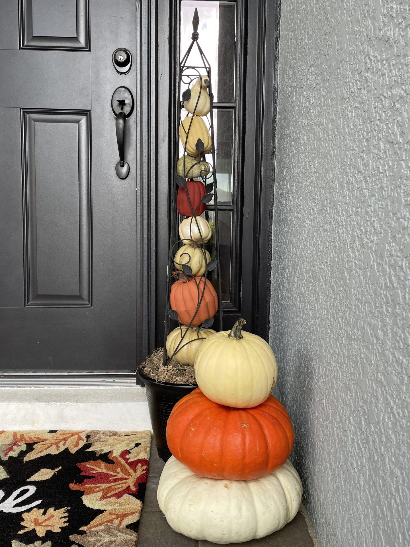 DIY Stacked Pumpkin Topiary