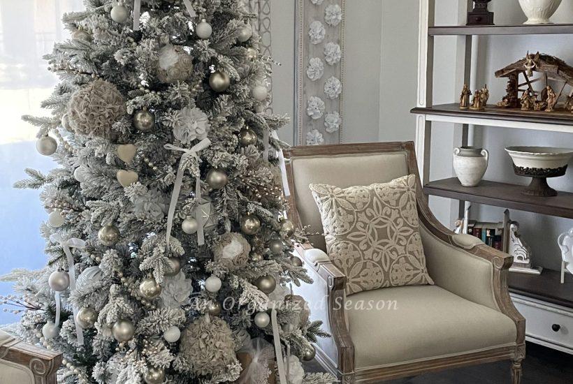 Living room Christmas tree