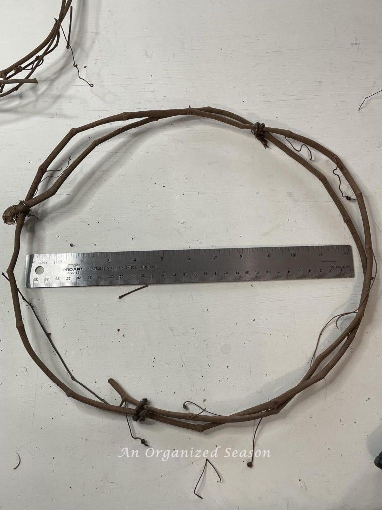 how to make topiary frames