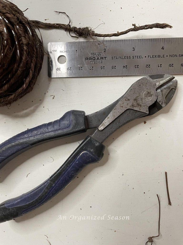 how to make topiary frames