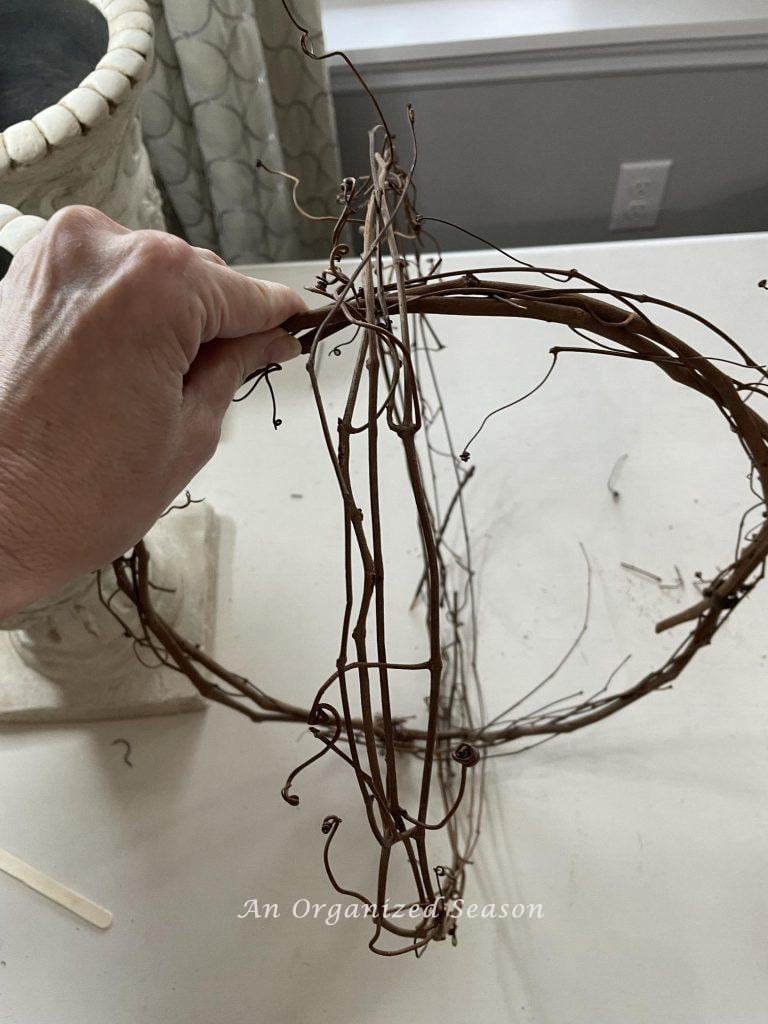 how to make topiary frames