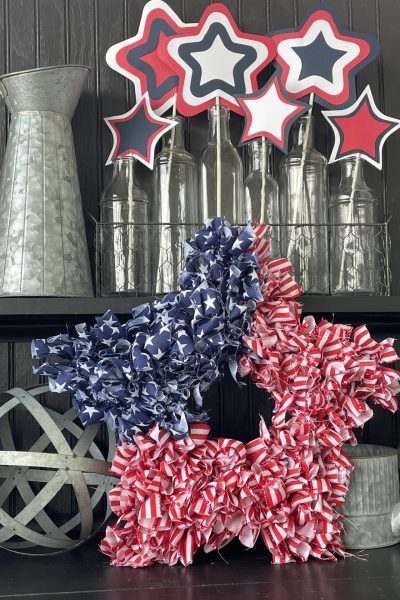 DIY 4th of July wreath that looks like an American flag.