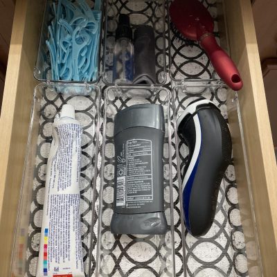 Simple Ways to Organize a Bathroom Drawer & Cabinets