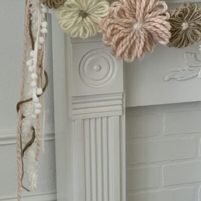 Create Beautiful Yarn Flowers to Decorate With