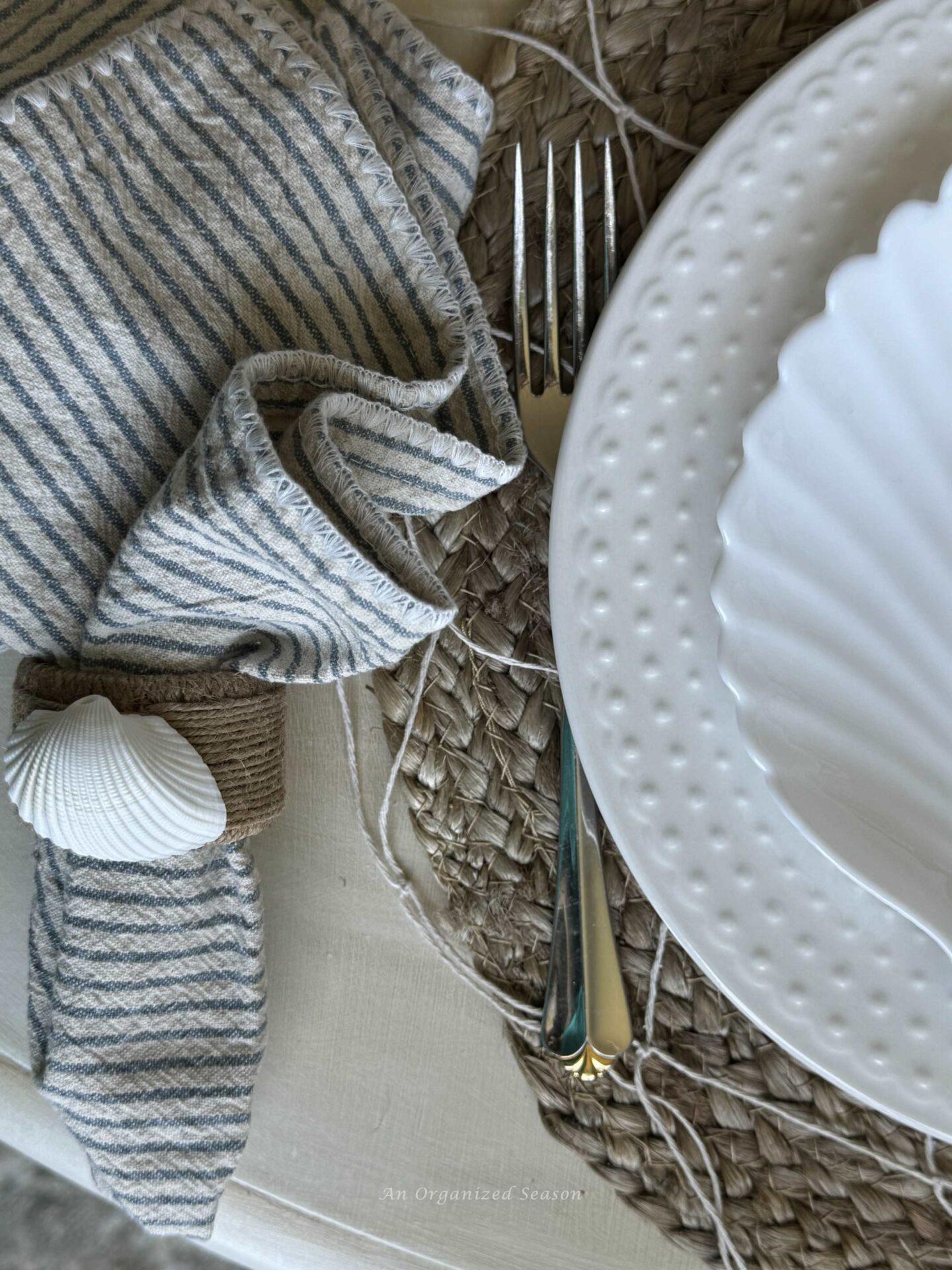 View of Simple Coastal Table Decor Ideas to Elevate Any Occasion - An Organized ...