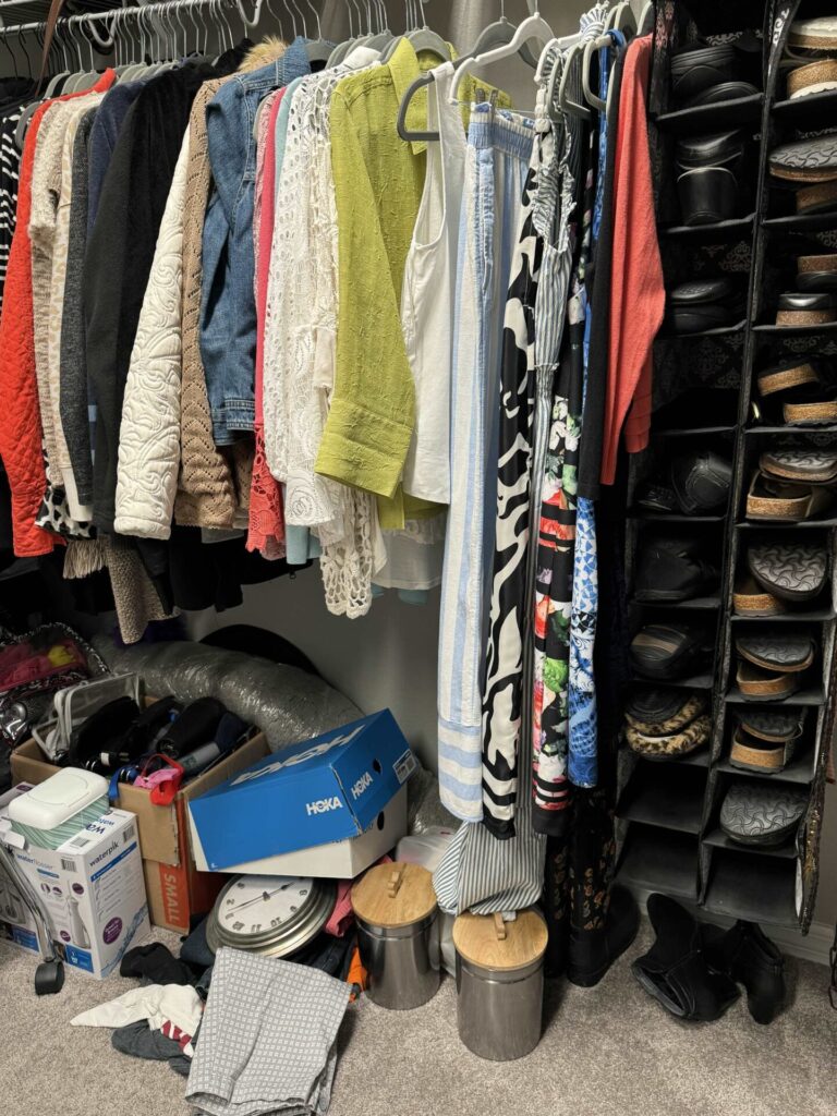 Joining the home organization challenge to declutter the mees in the closet. 