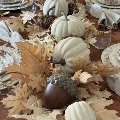 Beautiful Thanksgiving Tablescape & Dining Room Decor