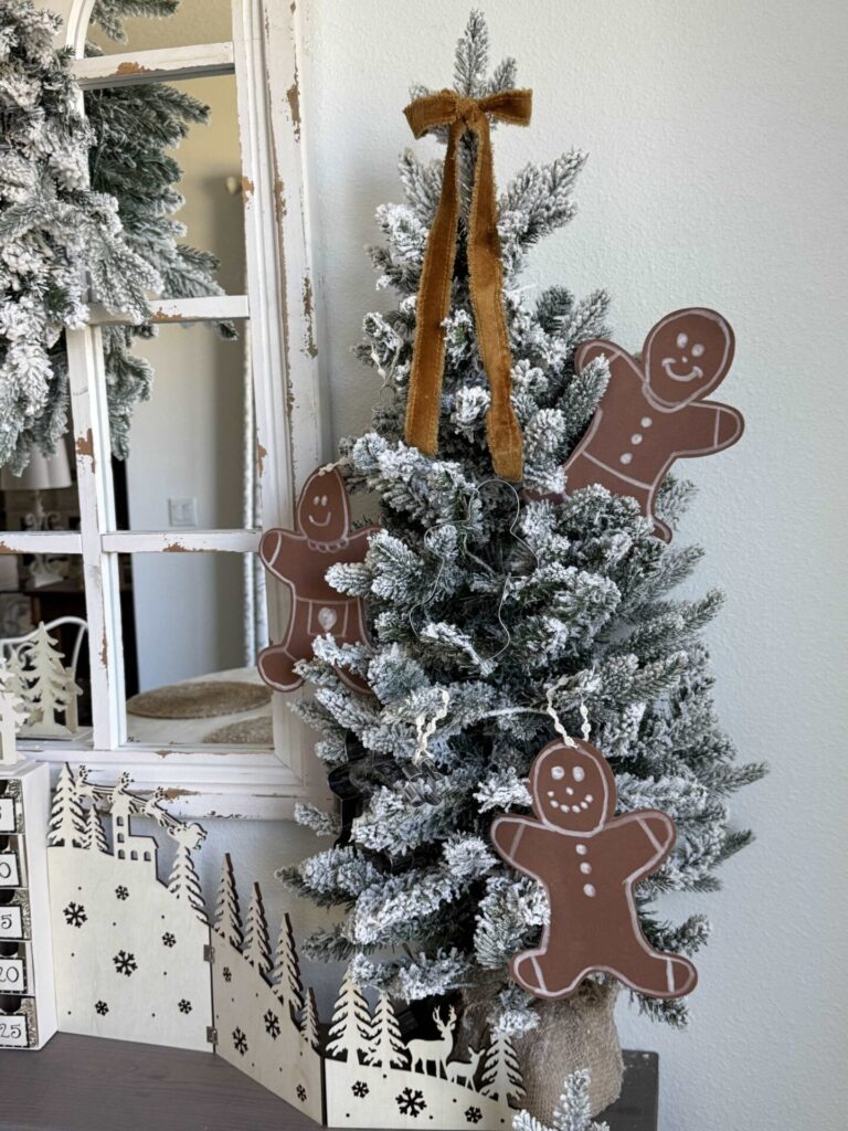 Small tree with gingerbread men. 