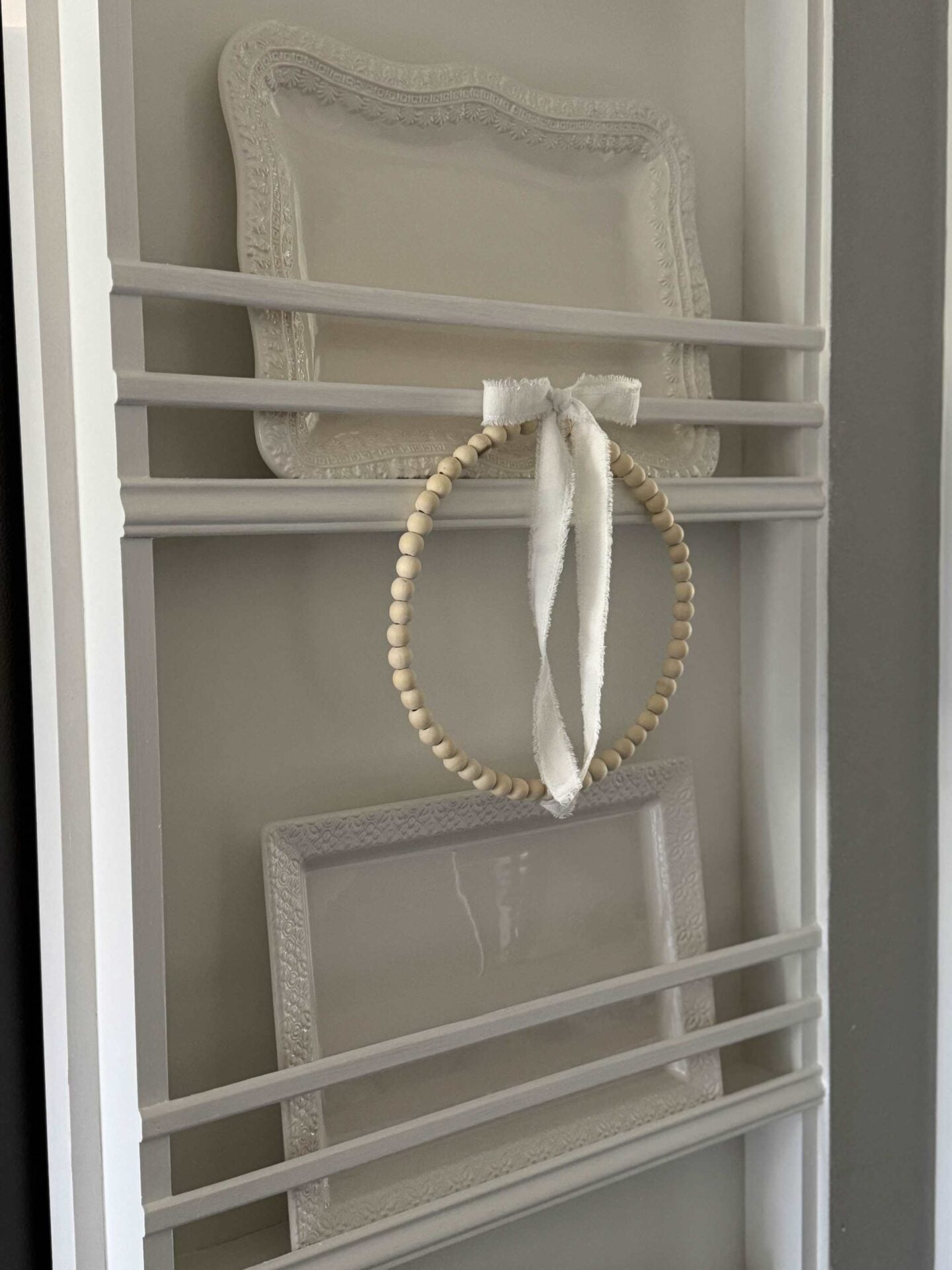How to Make a DIY Plate Rack For a Kitchen - An Organized Season