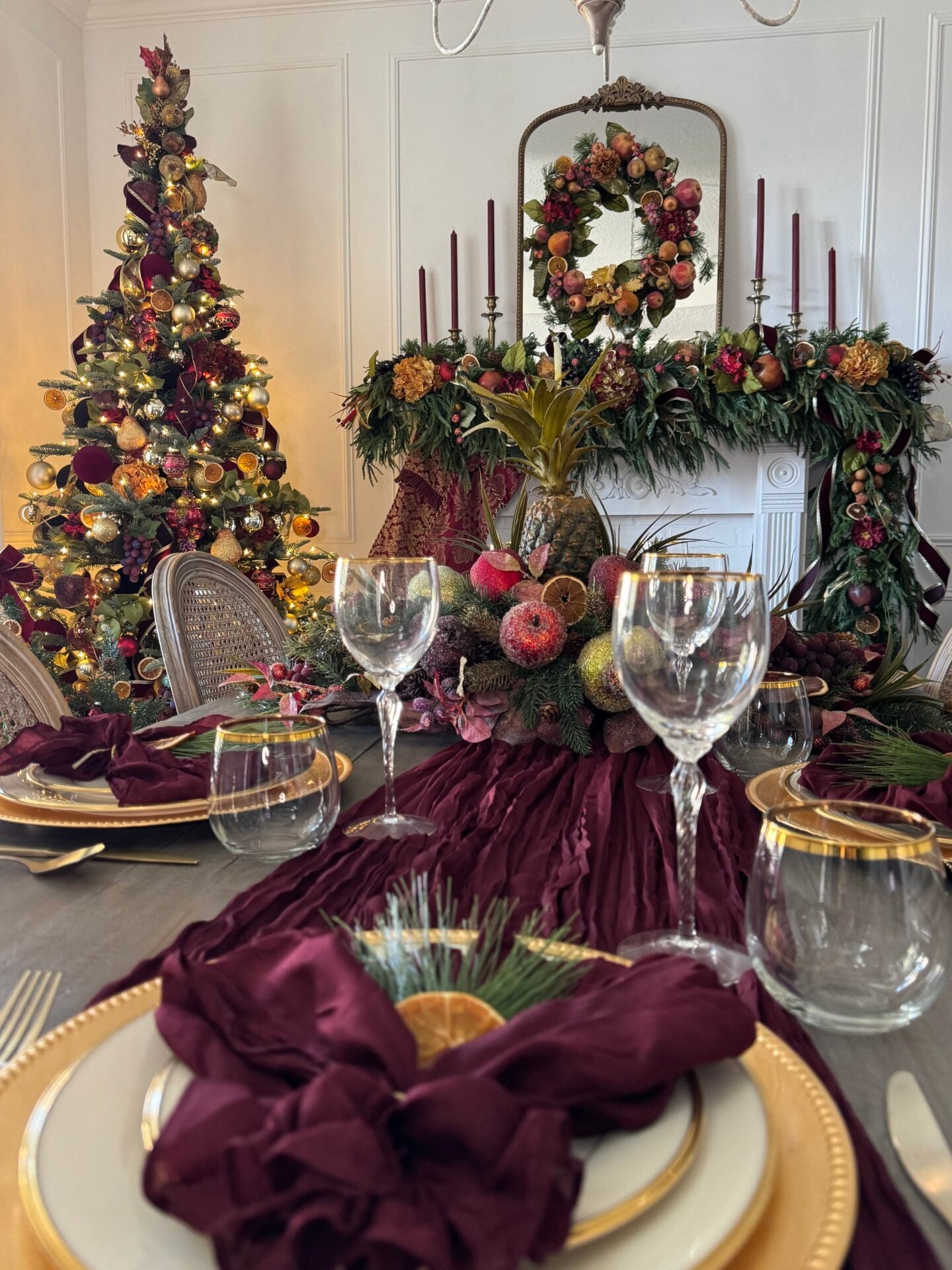 Beautiful Burgundy Christmas Decor Ideas For Your Dining Room - An ...